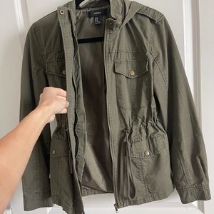 Army green jacket in amazing condition